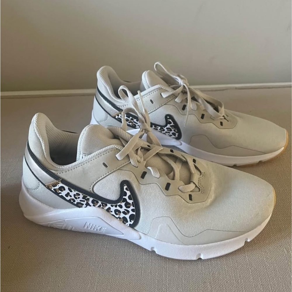 Nike Legend Essential